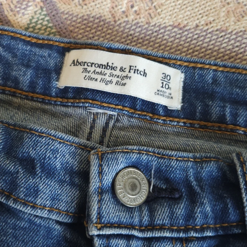 Abercrombie and Fitch The Ankle Straight Ultra High Rise Jeans Size 30 Regular - Picture 6 of 6